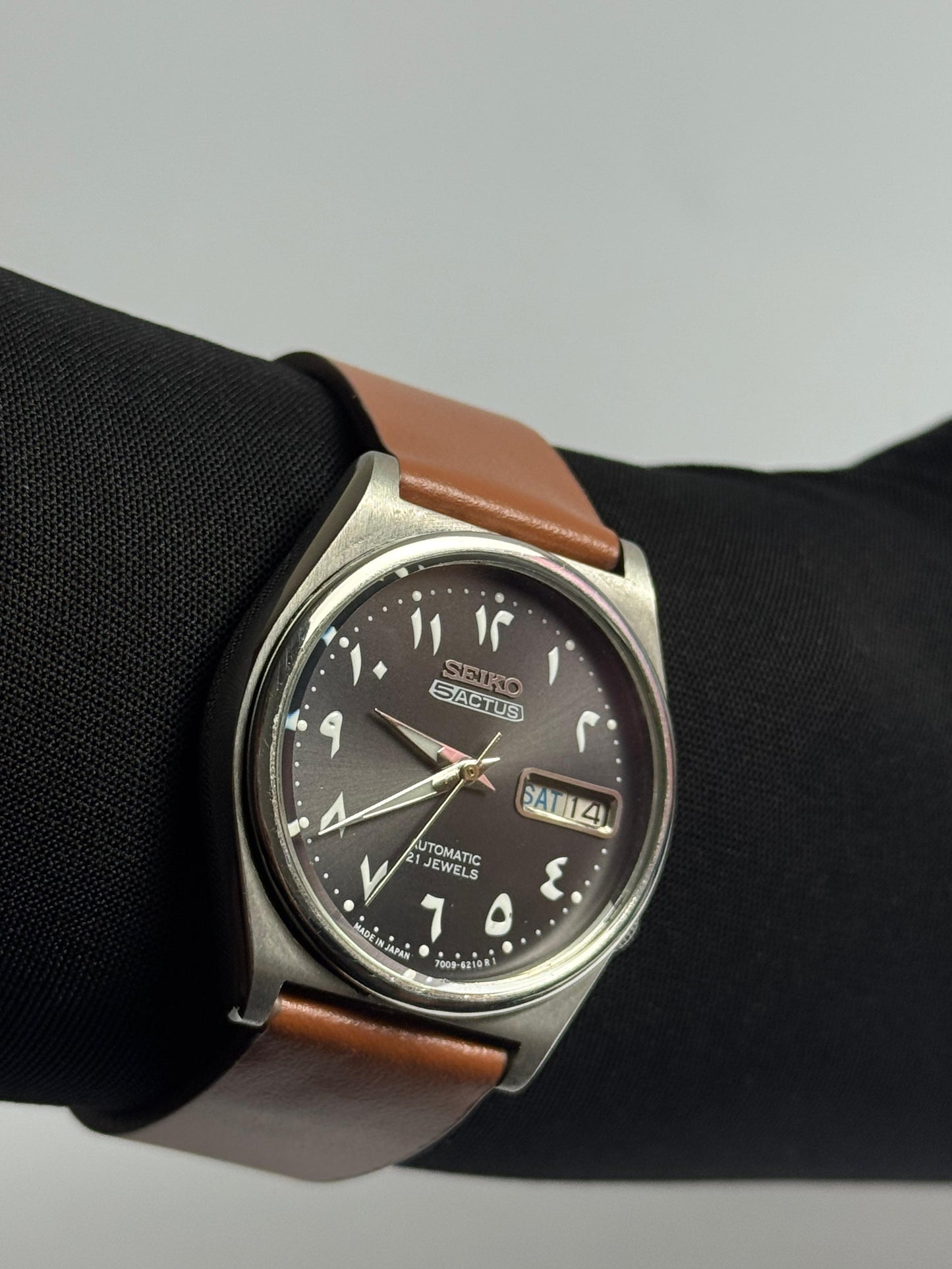 Seiko 5 Actus | Arabic Numerals | Black Dial | Brown Strap | Automatic