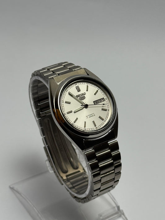 Seiko 5 Automatic Watch – Pure White Dial | 17 Jewels | Vintage (Used – Excellent Condition)