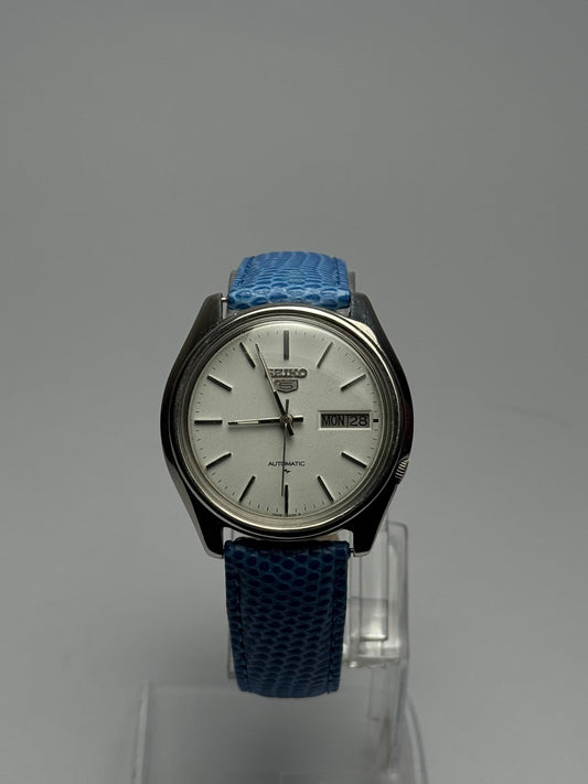 Seiko 5 Automatic | White Dial | Blue Textured Strap | Day-Date | Vintage