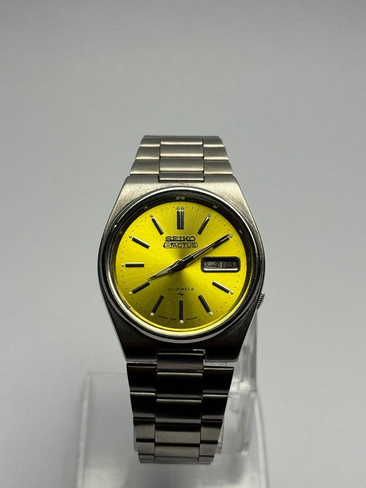 Seiko 5 Automatic Yellow Dial Men’s Watch – 21 Jewels | Bold & Stylish Look