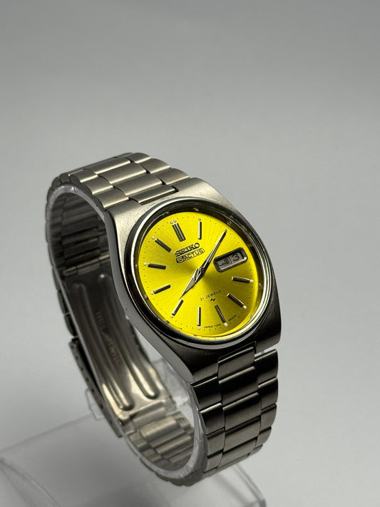 Seiko 5 Automatic Yellow Dial Men’s Watch – 21 Jewels | Bold & Stylish Look