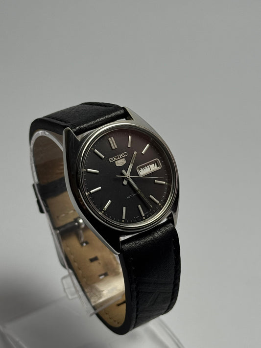 Seiko 5 Automatic | Black Dial | Minimalist Design | Leather Strap